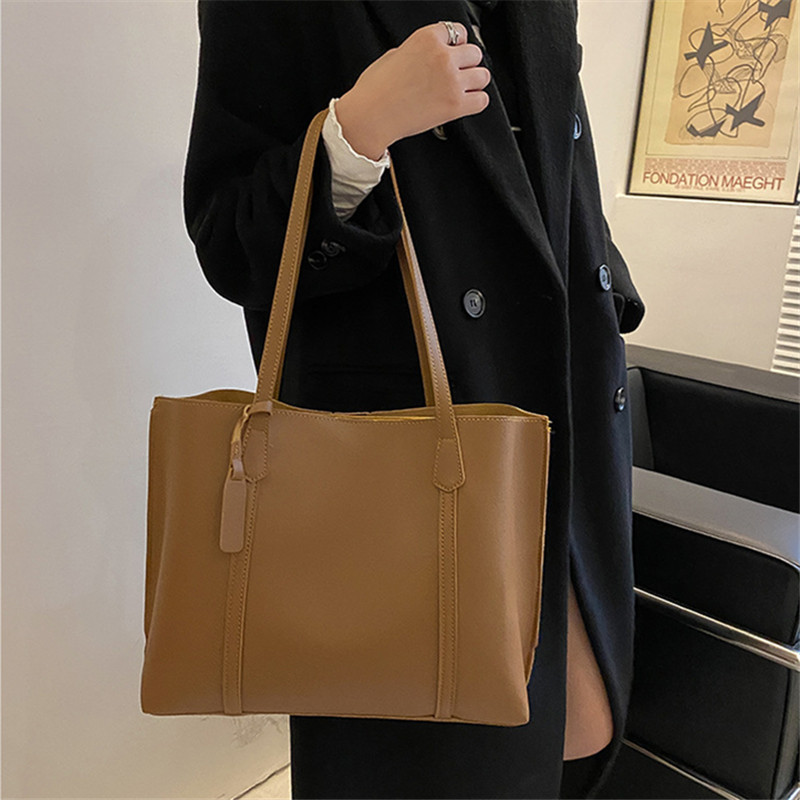 Classic Black Faux Leather Tot - Leatherworking Classic recension och pris