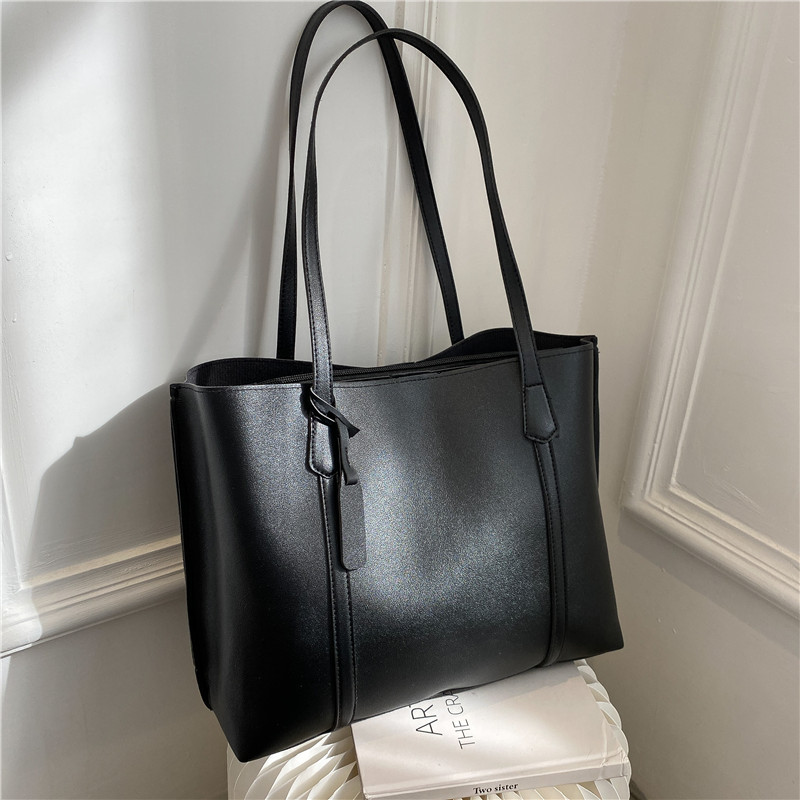 Classic Black Faux Leather Tot - Leatherworking Classic recension och pris