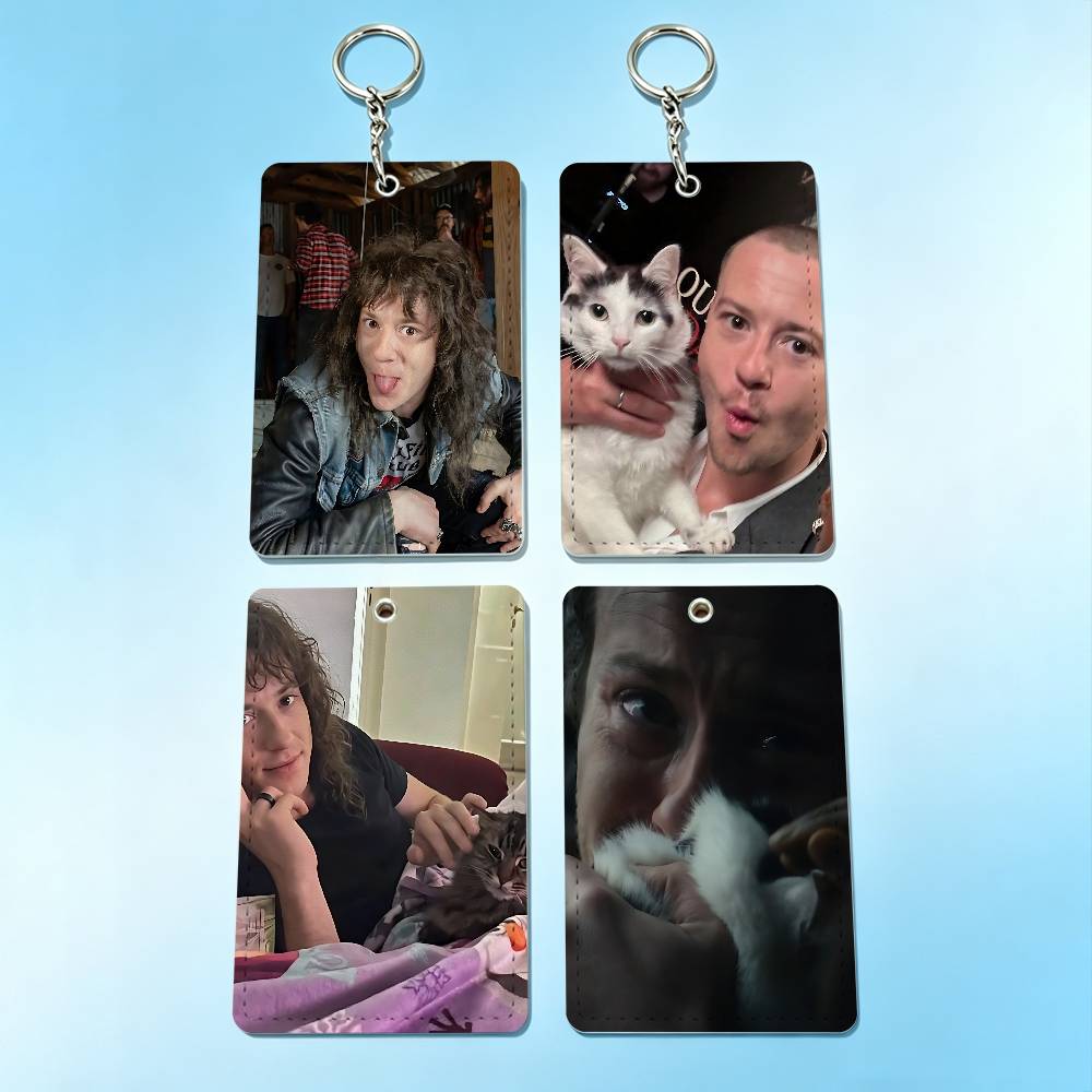 actor J-Joseph Quinn Cat Badge - Leather Works recension och pris