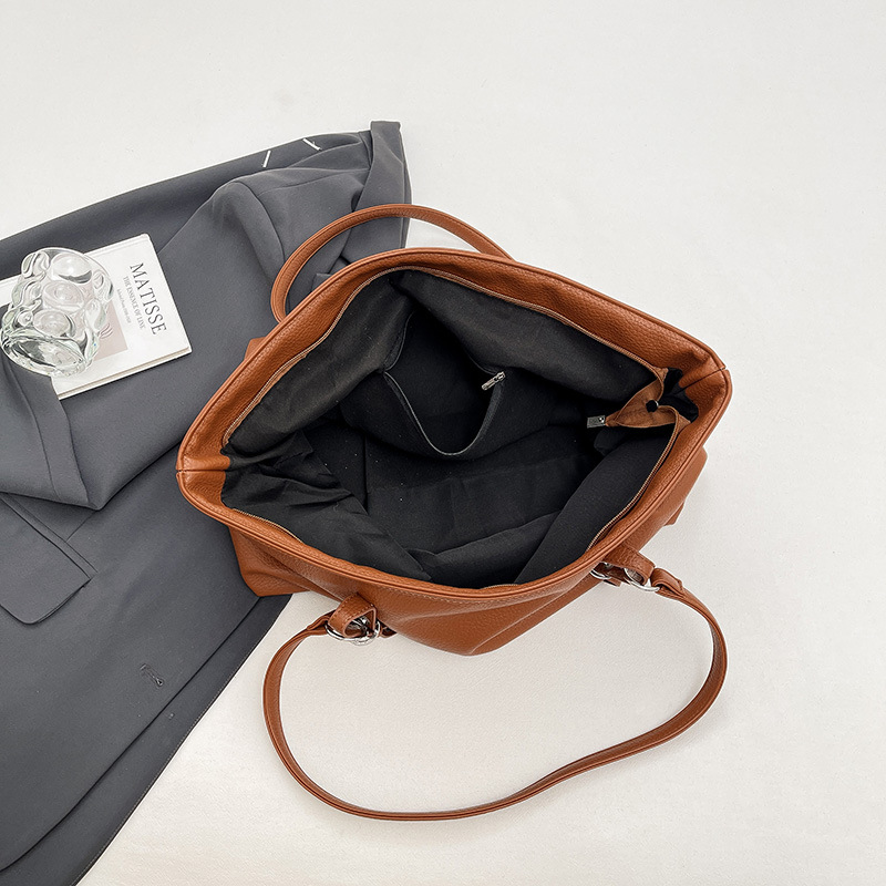 Rivet Women handbag Soft PU le - Leatherwork Rivets recension och pris